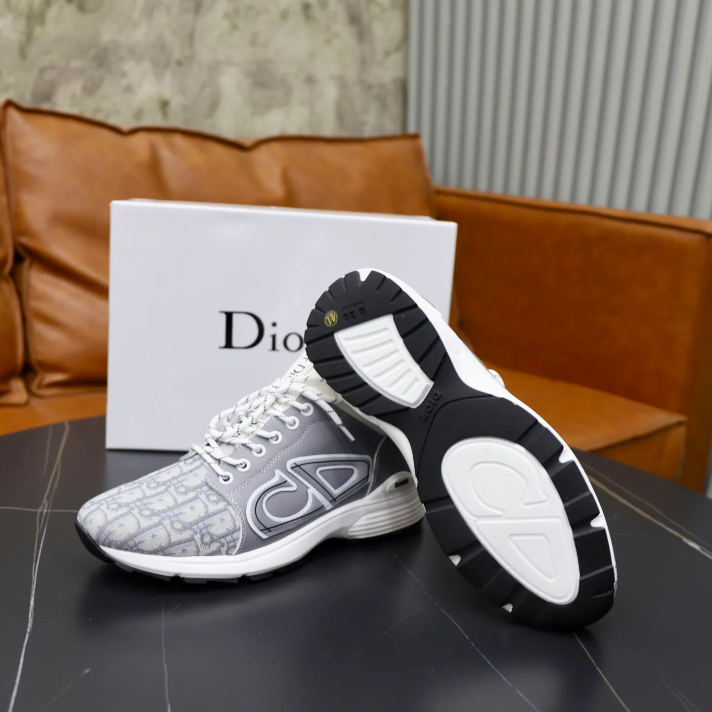 Ex-factory price: 462💰🙅‍♂️🙅‍♂️🙅‍♂️ Brand: Dior DIOR Standard code: 38-44 (45 customized) Grade: Same as the official website Material: Original material splicing Comfortable and breathable lining Lightweight and wear-resistant sports outsole Style category: Men's fashionable casual shoes Running sneakers Distinguished luxury brand elements Top luxury Color: actual picture color